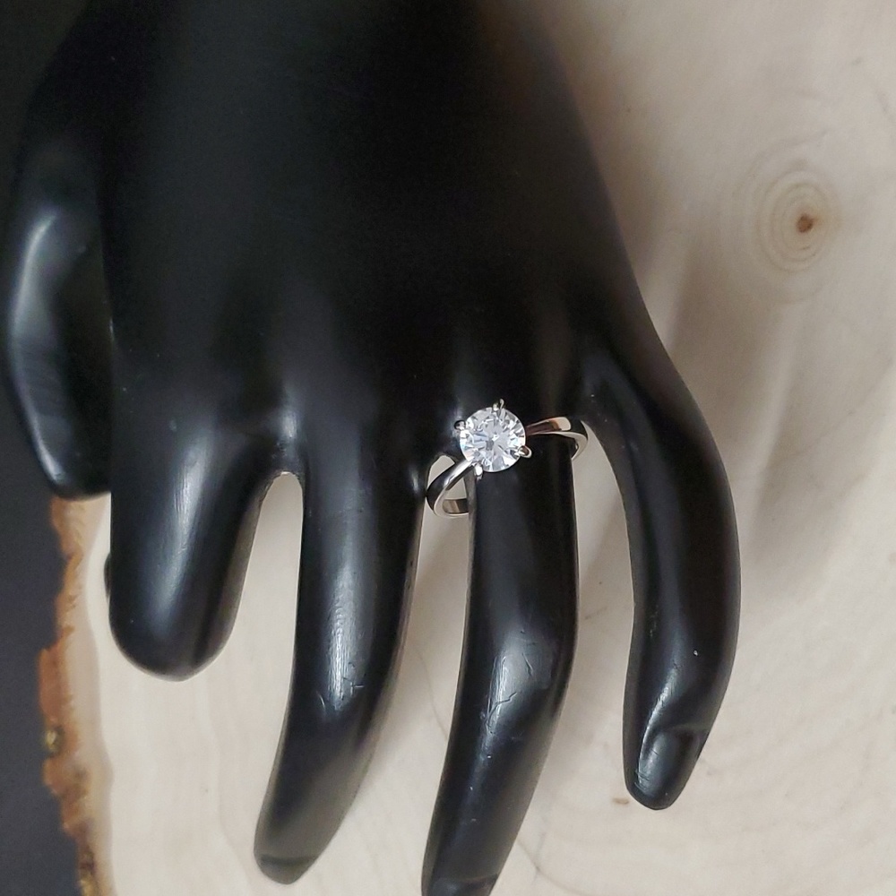 Sterling Silver Solitaire Ring - Picture 3 of 7